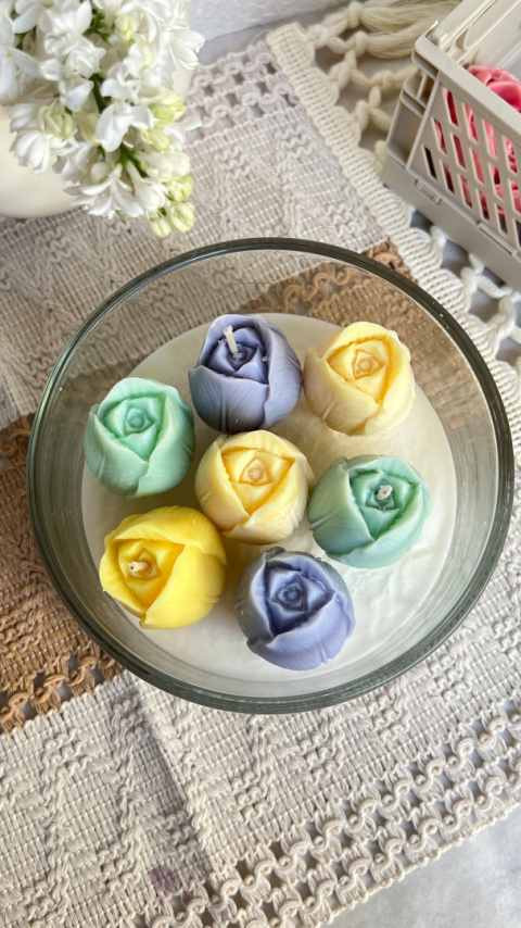 Duża świeca TULIPANY - pastele