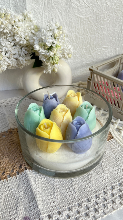 Duża świeca TULIPANY - pastele