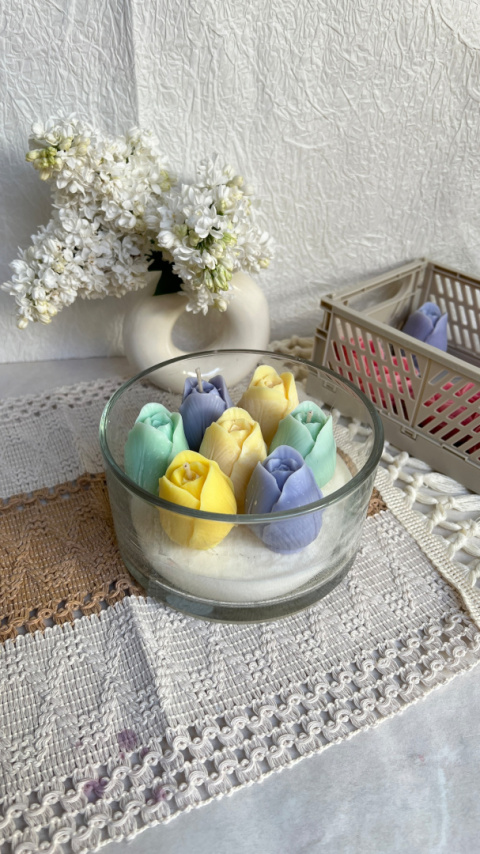 Duża świeca TULIPANY - pastele